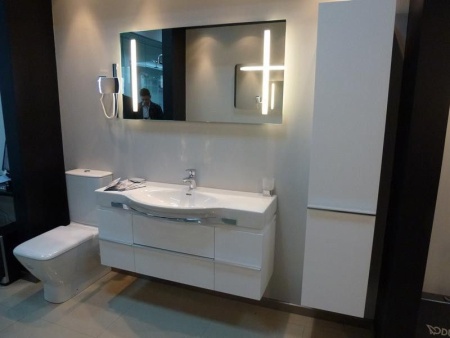 Раковина Laufen Palace 90*51 с полотенцедержателем